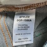 Zenana  Women’s NWT size large denim distressed shorts Photo 1