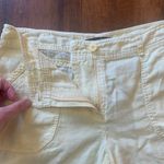 Tommy Bahama  Shorts Size 6 Light Yellow Cargo 100% Linen Casual Summer P… Photo 3