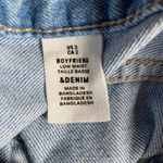 & Denim Women’s Distressed Low Rise Boyfriend Lightwash Denim Jean Size 2 Blue Photo 6