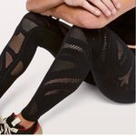 Lululemon Reveal Tight En Avante 26” Mesh Lasercut Black 4 Photo 2