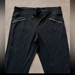 Athleta  Women’s  Crop Pants Black Zip Pocket Elastic Waist And Ankles Sz L‎ Photo 2