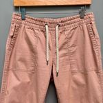 Vuori  Vintage Ripstop Pants Dogwood Coconut Pink XS Photo 4