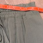 London Fog  Sage Green Women's Bermudas size S Photo 4