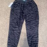 Old Navy Active Joggers Photo 2