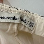 Abercrombie & Fitch abercrombie fitch Cream Black Print Cafe Scene Mini Skort XXS Linen Blend Photo 5