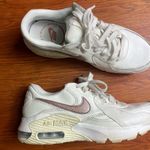 Nike Air Max Women’s Sz 7 Excee Lea Sneakers White Pink Photo 1