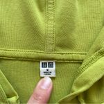 Uniqlo  DRY-EX UV Protection Chartreuse Green Hoodie Sweatshirt Medium Photo 1