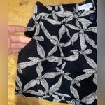 Black and White Leaf Print Women's Shorts Size 10 Photo 6