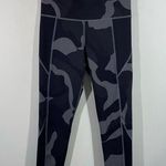 Under Armour Women's Black Camo Heatgear Ankle Length Fitted Leggings Size M Photo 0
