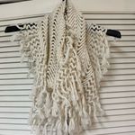 American Eagle  Outfitters Cream Fringe Crochet Knit Infinity Scarf - VGUC Photo 0