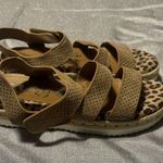 Very G Brown Tan Sandals Comfortable Strappy Design Photo 1