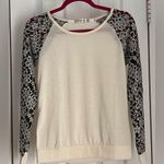 Heart & Hips π Lace Sleeve Top Photo 0
