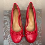 Vionic  Carmel Red Leather Bow Heel Size 7 Photo 2