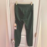 Vuori  ALLTHEFEELS ASPEN LEGGINGS *** SOLD OUT ONLINE Photo 1