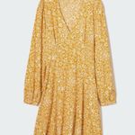 Uniqlo Printed V-Neck Long-Sleeve Mini Dress in Yellow & White Size XSmall EUC Photo 7