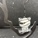 Mummy Cat Dangle Earrings – Spooky Cute Halloween Style Black Photo 2