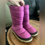 Skechers  boots size 6 super cozy winter boots Photo 3
