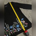 New Denim & Co. Black Floral Embroidered Floral 3/4 sleeve Top M Size M Photo 4