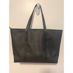 Michael Kors
Quinn Large Signature Logo and Leather Tote Bag Photo 4