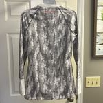 Under Armour  Women’s Fitted Pullover W/ Long Sleeve Snap V-Neck & Sleeves- Med Photo 8