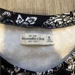Abercrombie & Fitch Black And White Paisley Bandana Cropped Shirt Size M Photo 1