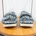 Koolaburra by Ugg ‎ Fuzz’d Out Faux Fur Sandals Black Grey 9 Cheetah Slingback Photo 2