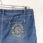 Cato Plus Size 28W Denim Shorts Rhinestone Medallion Blue High Rise 6 Inch 1030 Photo 5