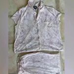 Laura Ashley pink floral 2 piece pajama set, short sleeve top/cropped pants; XL Photo 0