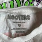 Hooters shirt Photo 2