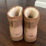 UGG Chestnut Mini Photo 2