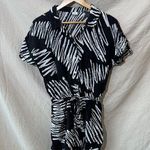 Toppies Black Abstract Button Front Romper S Photo 0