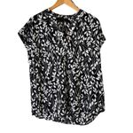 Cynthia Steffe Blouse Top Abstract Print V-Neck Short Sleeve Black White L Photo 6