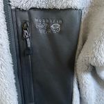 Mountain Hardwear  Grey Fleece Full Zip Size Large Jacket. Photo 2