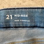 Arizona Jeans NWT Arizona Jean Co Shortie Shorts Mid Rise Cuff Medium Wash Junior Plus Size 21 Photo 5