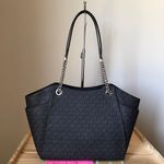 Michael Kors Set Photo 13