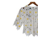 Gracia Daisy Applique Cutout Cropped Blouse size Large Short Sleeves Top Shirt Photo 5