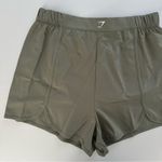 Gymshark  L Scallop Hem Shaped Shorts Photo 2