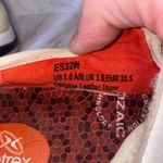 Aetrex  White Lizzy Leather Single Strap Shoes Size 5 Photo 7