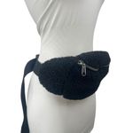 Gap Women's Black Faux Sherpa Fur Fanny Pack Adjustable Sling Borg Bum Belt Bag Photo 4