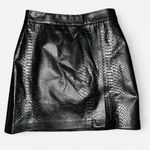 Wilfred Aritzia  black  patio mini skirt size 4 Photo 3