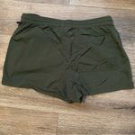 Athleta Expedition Olive Green Shorts Hike Climb Travel Trail Size 4 inseam 2.25 Photo 2