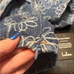 Lulus Lulu’s medium wash embroidery denim Crop Top size L NWT Photo 7