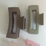 Urban Outfitters Set of 4 Claw Hair Clips Photo 4