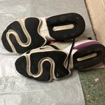 Nike " Air Max Infinity womens size 8.5 good condition Photo 3