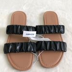 Old Navy New  ruched two traps flat sandals, women size 7 Photo 2