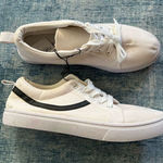 Rue 21 NWT! Khalie White Canvas Shoes Size 10 Photo 0