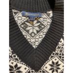 Brooks Brothers Wool Blend Black & White Snowflake V-Neck Sweater Size Small Photo 4