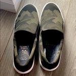 Vince Camuto HP💚🖤 Camo Shoes Photo 1