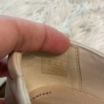 Clarks  Collection Shoes size 8 Ivory Leather so soft heel 1” so beautiful shoes Photo 7