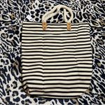 Summer & Rose NWT! the perfect summertime tote Photo 2